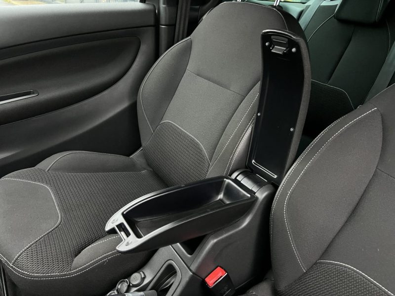 DS DS 3 PHASE 2 SPORT CHIC 1.2 82 Cv GPS BLUETOOTH 5 PLACES 55 200 Kms CRIT AIR 1 - GARANTIE 1 AN