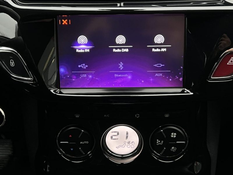 DS DS 3 PHASE 2 SPORT CHIC 1.2 82 Cv GPS BLUETOOTH 5 PLACES 55 200 Kms CRIT AIR 1 - GARANTIE 1 AN