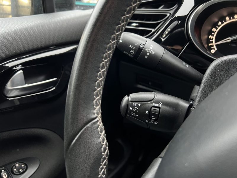 DS DS 3 PHASE 2 SPORT CHIC 1.2 82 Cv GPS BLUETOOTH 5 PLACES 55 200 Kms CRIT AIR 1 - GARANTIE 1 AN