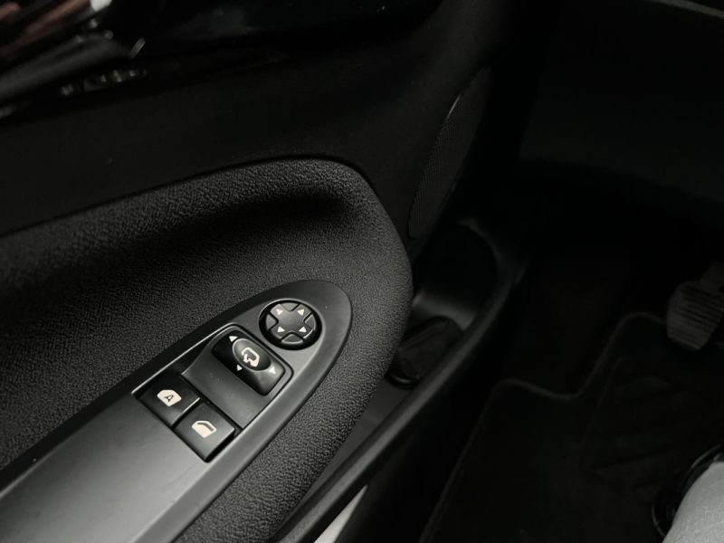 DS DS 3 PHASE 2 SPORT CHIC 1.2 82 Cv GPS BLUETOOTH 5 PLACES 55 200 Kms CRIT AIR 1 - GARANTIE 1 AN