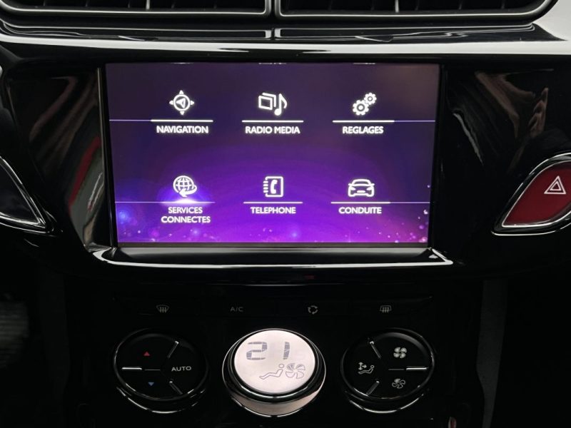 DS DS 3 PHASE 2 SPORT CHIC 1.2 82 Cv GPS BLUETOOTH 5 PLACES 55 200 Kms CRIT AIR 1 - GARANTIE 1 AN