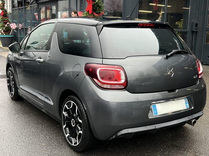 DS DS 3 PHASE 2 SPORT CHIC 1.2 82 Cv GPS BLUETOOTH 5 PLACES 55 200 Kms CRIT AIR 1 - GARANTIE 1 AN