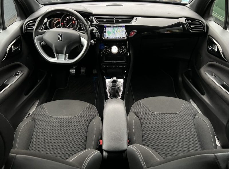 DS DS 3 PHASE 2 SPORT CHIC 1.2 82 Cv GPS BLUETOOTH 5 PLACES 55 200 Kms CRIT AIR 1 - GARANTIE 1 AN