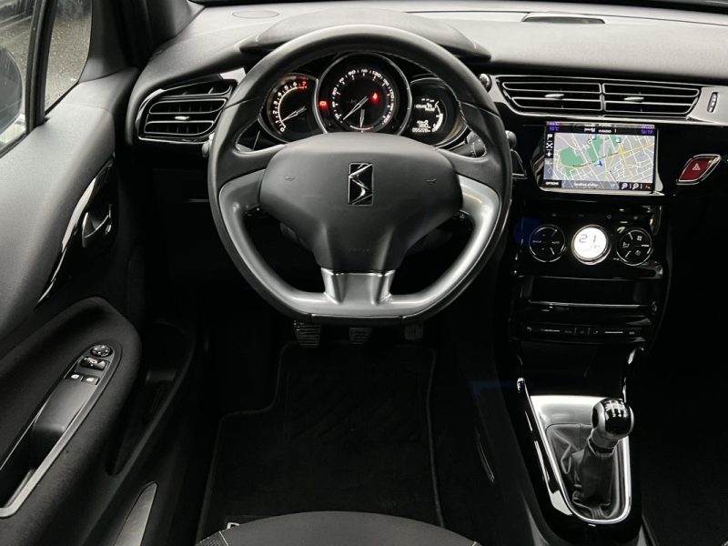 DS DS 3 PHASE 2 SPORT CHIC 1.2 82 Cv GPS BLUETOOTH 5 PLACES 55 200 Kms CRIT AIR 1 - GARANTIE 1 AN