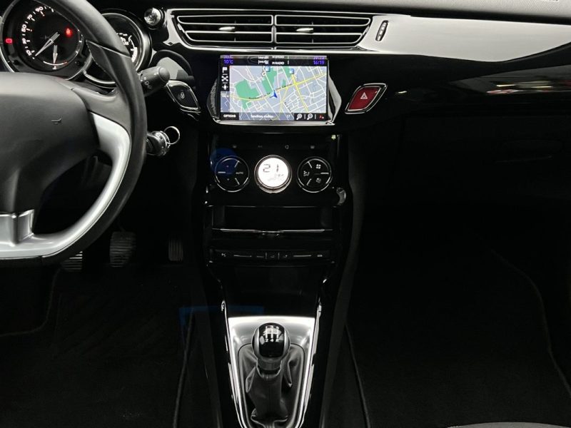 DS DS 3 PHASE 2 SPORT CHIC 1.2 82 Cv GPS BLUETOOTH 5 PLACES 55 200 Kms CRIT AIR 1 - GARANTIE 1 AN