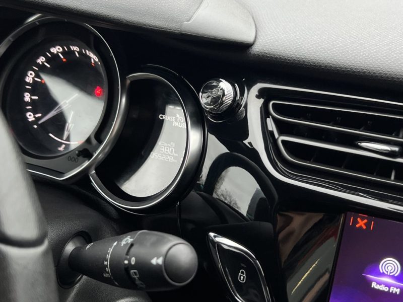 DS DS 3 PHASE 2 SPORT CHIC 1.2 82 Cv GPS BLUETOOTH 5 PLACES 55 200 Kms CRIT AIR 1 - GARANTIE 1 AN