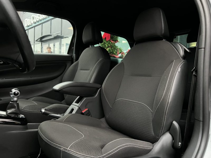 DS DS 3 PHASE 2 SPORT CHIC 1.2 82 Cv GPS BLUETOOTH 5 PLACES 55 200 Kms CRIT AIR 1 - GARANTIE 1 AN