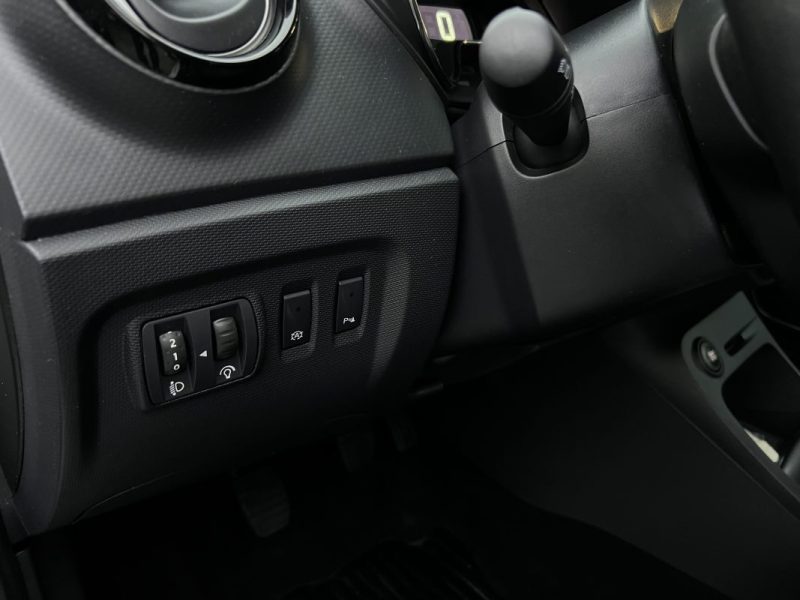 RENAULT CAPTUR 0.9 TCE 90 Cv 1ERE MAIN GPS TOMTOM CRIT AIR 1 - GARANTIE 1 AN