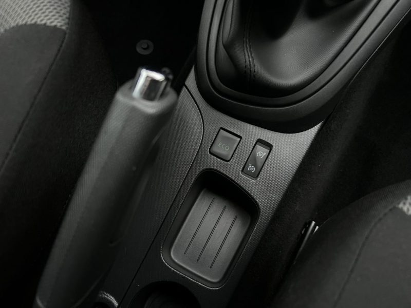 RENAULT CAPTUR 0.9 TCE 90 Cv 1ERE MAIN GPS TOMTOM CRIT AIR 1 - GARANTIE 1 AN