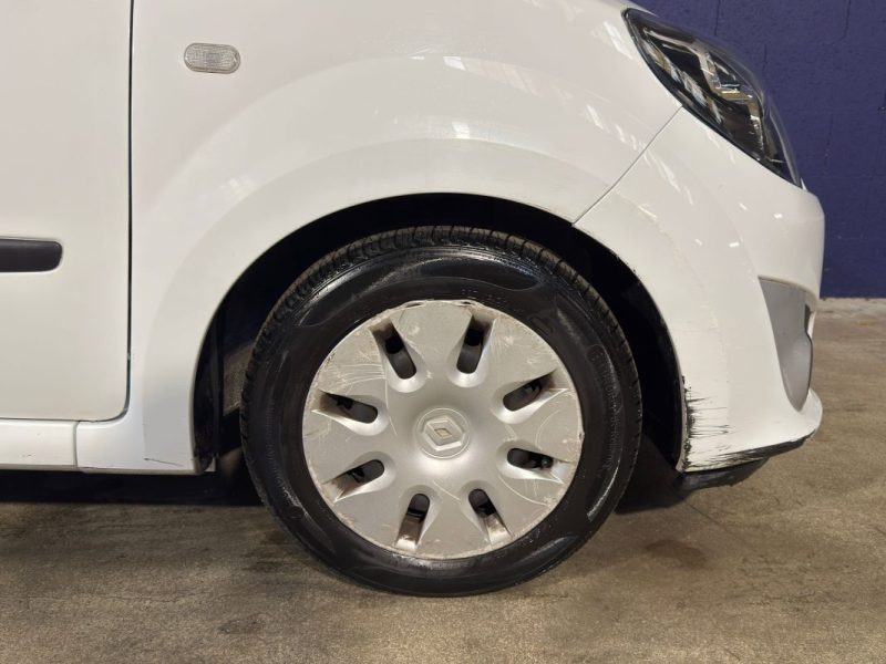 RENAULT TWINGO II 1.2 75 AUTHENTIQUE 22.500KM BVM