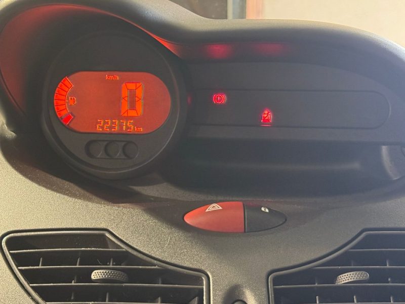 RENAULT TWINGO II 1.2 75 AUTHENTIQUE 22.500KM BVM