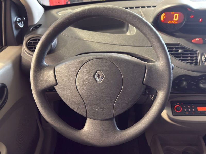 RENAULT TWINGO II 1.2 75 AUTHENTIQUE 22.500KM BVM