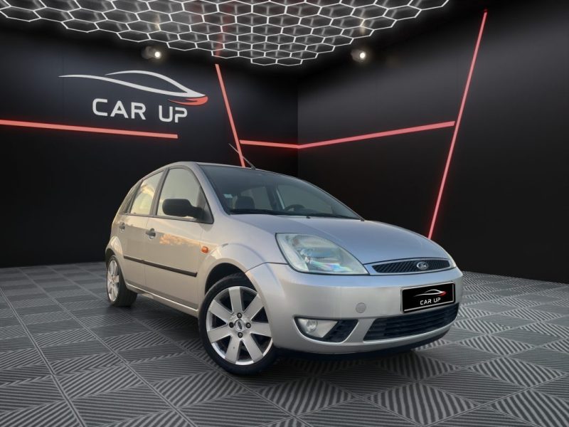 FORD FIESTA 1.6 essence 100 cv