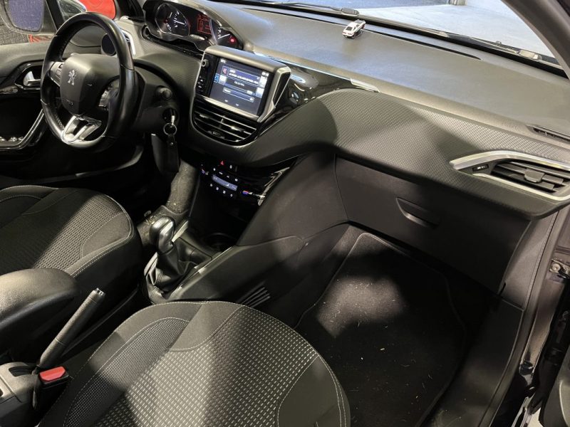 PEUGEOT 208 1.2 PURETECH 110CH ALLURE RADAR DE RECUL