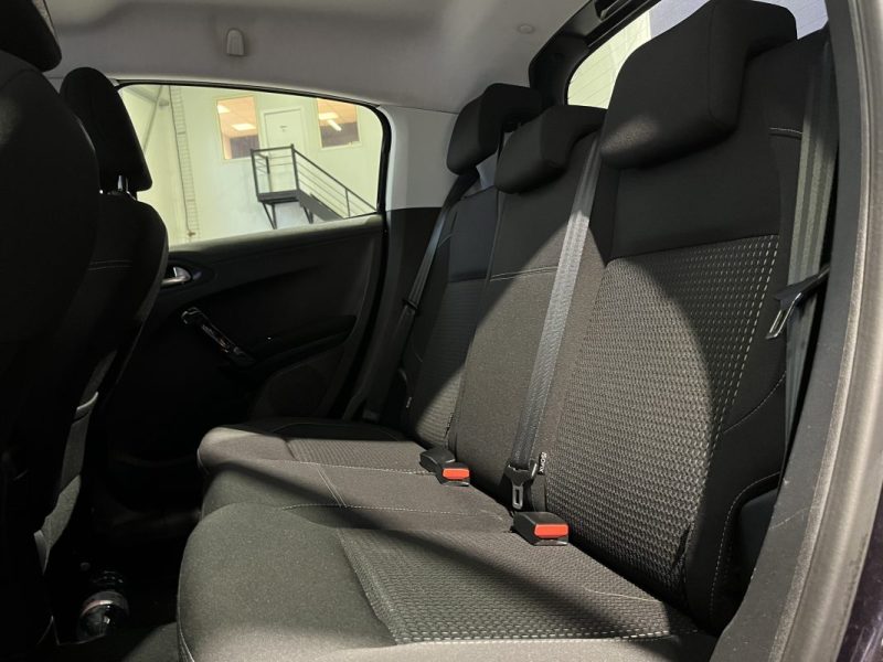 PEUGEOT 208 1.2 PURETECH 110CH ALLURE RADAR DE RECUL