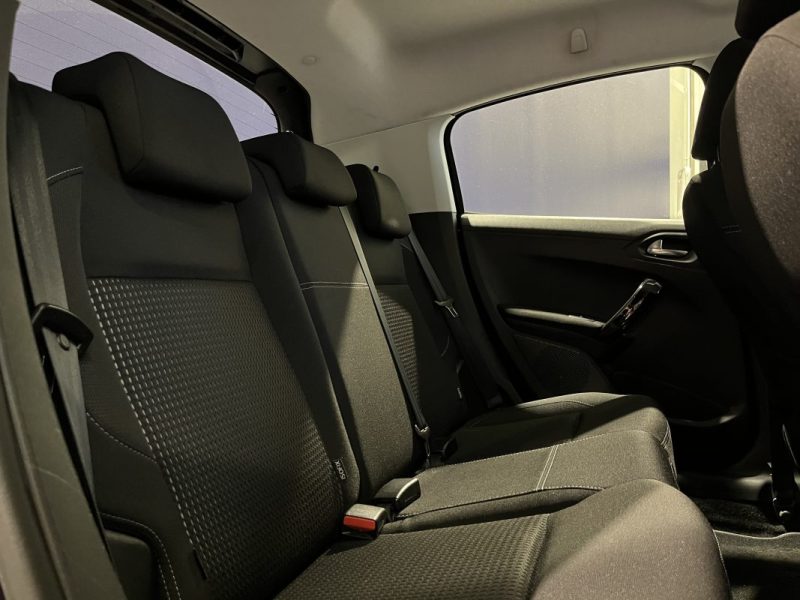 PEUGEOT 208 1.2 PURETECH 110CH ALLURE RADAR DE RECUL