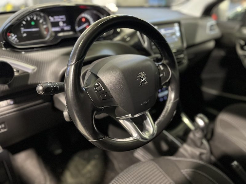 PEUGEOT 208 1.2 PURETECH 110CH ALLURE RADAR DE RECUL