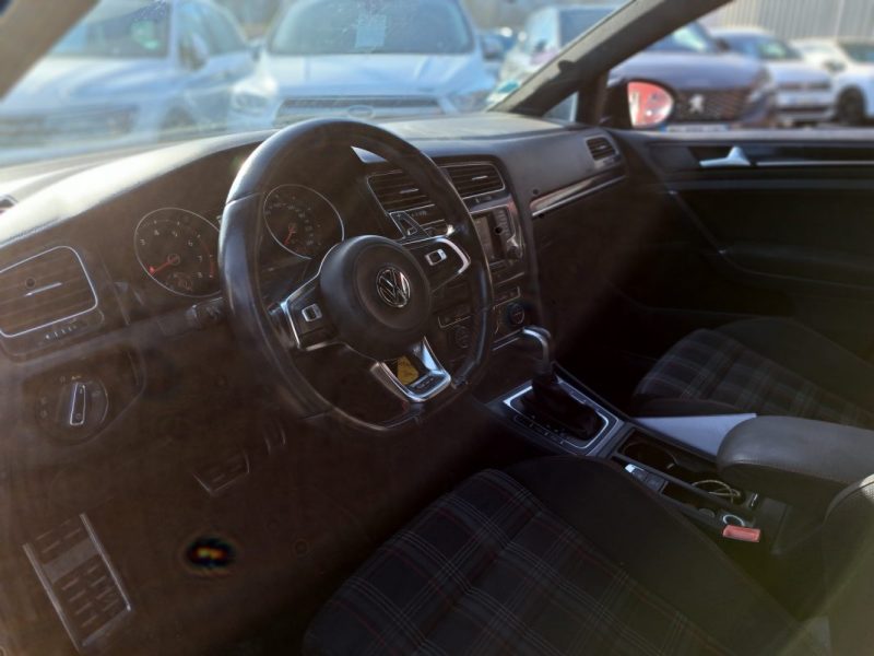 VOLKSWAGEN GOLF VII 2.0 TSI 220CH GTI DSG6 SIÈGES CHAUFFANTS GPS 
