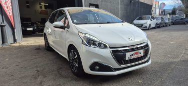 Peugeot 208 1.5 Blue-Hdi 100 ch Signature, *Idéale jeune conducteur*, *GPS*