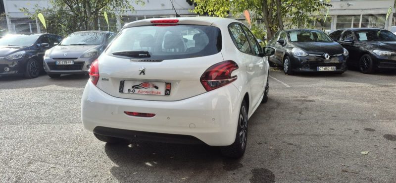 Peugeot 208 1.5 Blue-Hdi 100 ch Signature, *Idéale jeune conducteur*, *GPS*