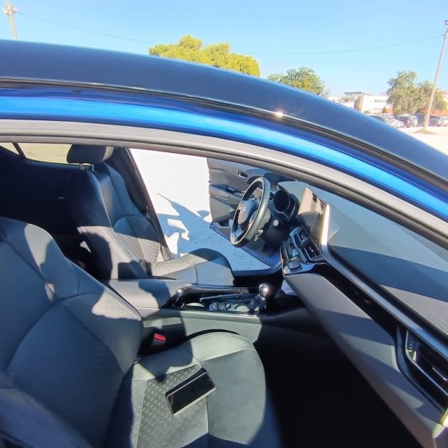 TOYOTA C-HR 122H DYNAMIC 2WD E-CVT 2019