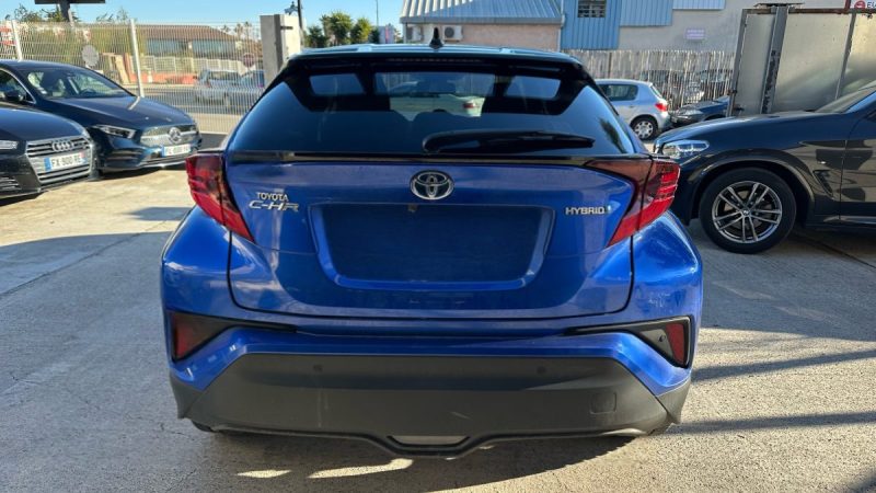 TOYOTA C-HR 122H DYNAMIC 2WD E-CVT 2019