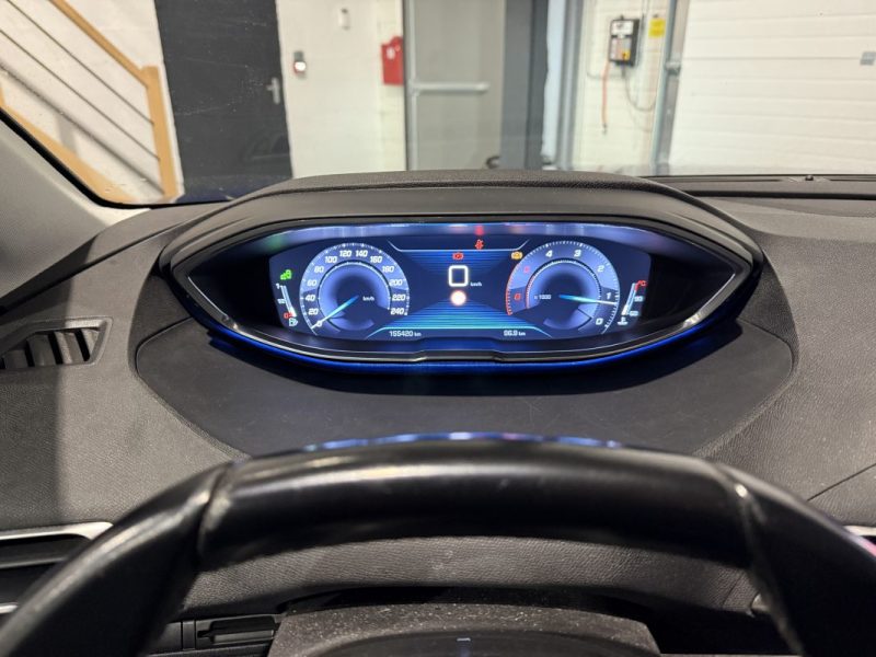 PEUGEOT 3008 1.5 BlueHDI 130 ALLURE BVM 6 / KIT DISTRIBUTION NEUF 