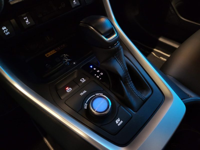 TOYOTA RAV4 TOYOTA RAV4 2,5 HYBRIDE AWD 222CV TRAIL / 1ERE MAIN / SIEGES ELECTRIQUES / CARPLAY / CAMERA DE RECUL 2023