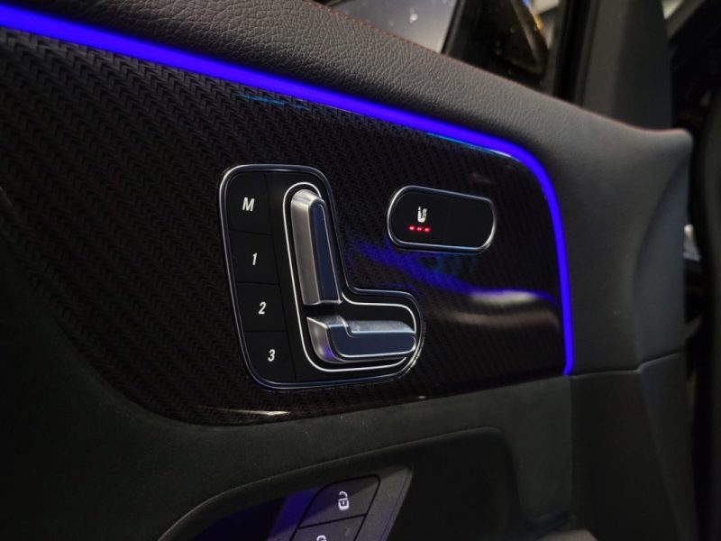 MERCEDES CLASSE GLA 200d 150ch AMG Line PACK PREMIUM / TOIT OUVRANT / ANGLES MORTS / 1ER MAIN