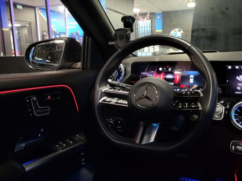 MERCEDES CLASSE GLA 200d 150ch AMG Line PACK PREMIUM / TOIT OUVRANT / ANGLES MORTS / 1ER MAIN
