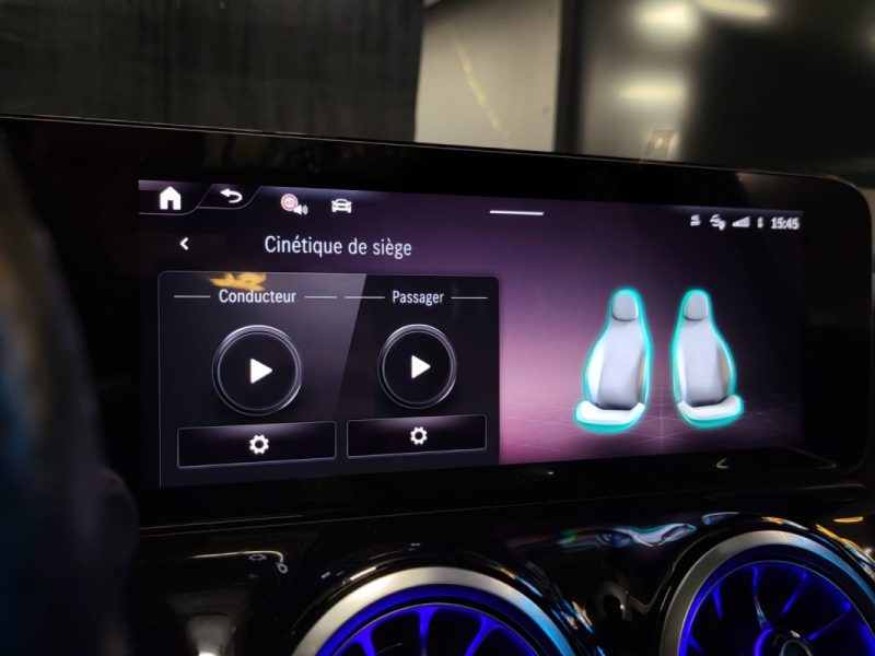 MERCEDES CLASSE GLA 200d 150ch AMG Line PACK PREMIUM / TOIT OUVRANT / ANGLES MORTS / 1ER MAIN