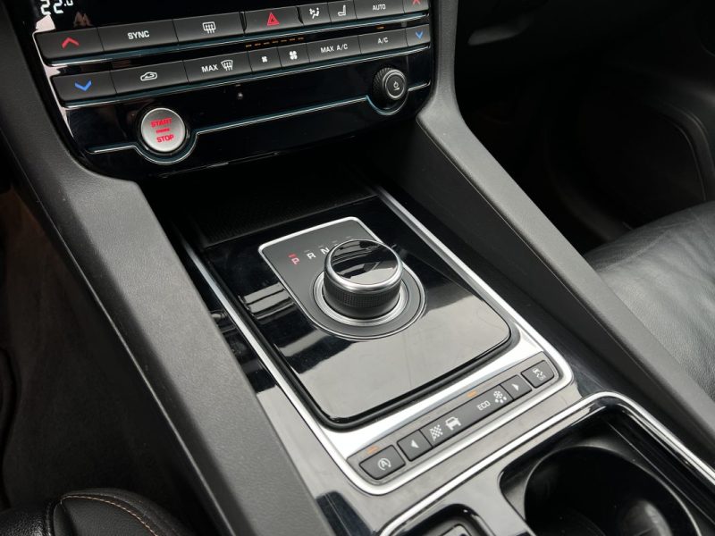 JAGUAR F-PACE 20D 180 PRESTIGE AWD*VIRTUAL*MERIDIAN*CAMERA*