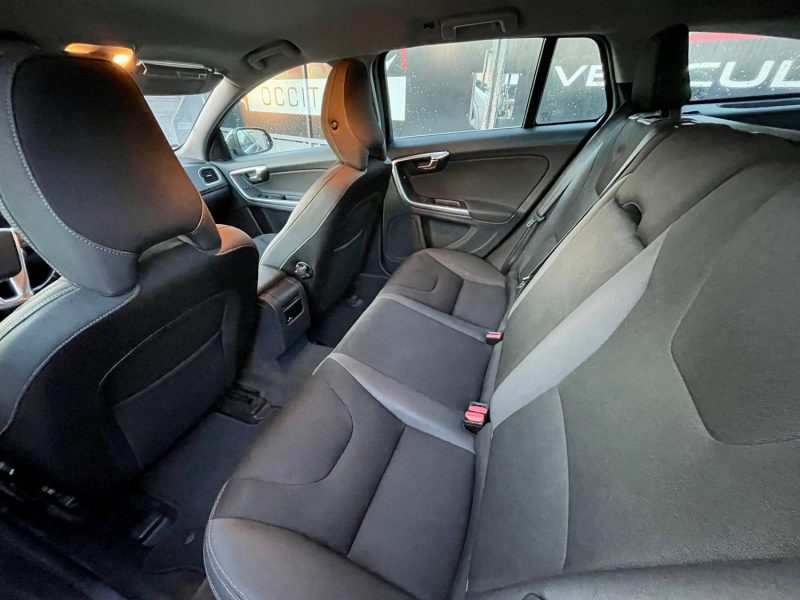 VOLVO V60 D3 136CH START&STOP KINETIC 2014