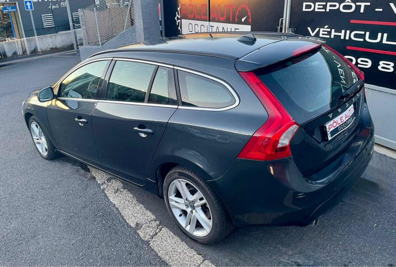 VOLVO V60 D3 136CH START&STOP KINETIC 2014