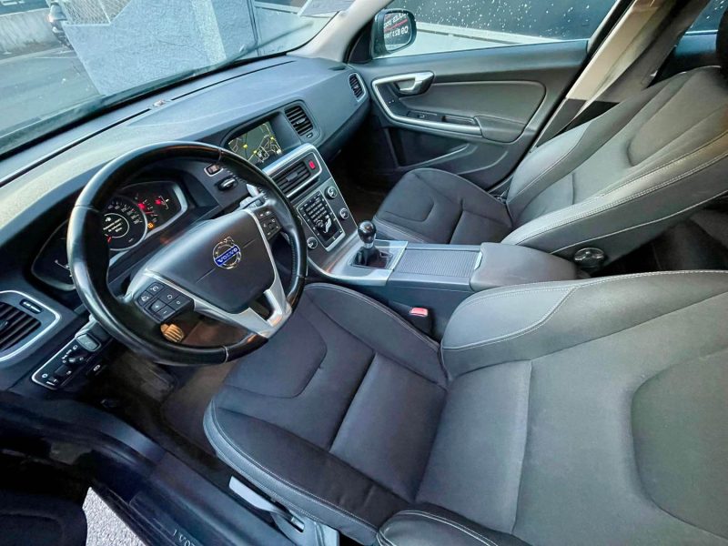 VOLVO V60 D3 136CH START&STOP KINETIC 2014