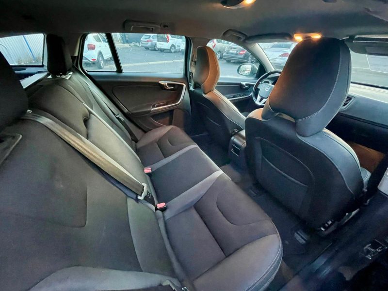 VOLVO V60 D3 136CH START&STOP KINETIC 2014