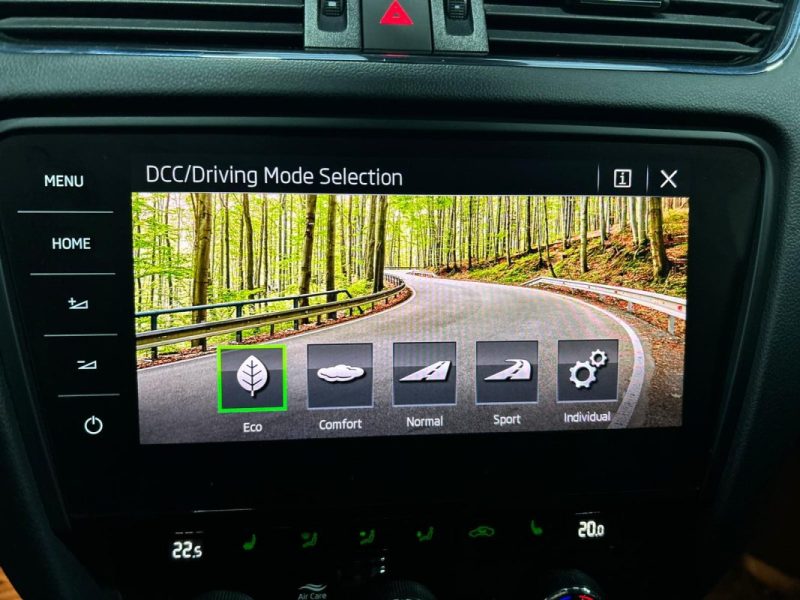 SKODA  OCTAVIA COMBI RS 2018 2.0 TDI 184 DSG*PANO*CAMERA*ACC*