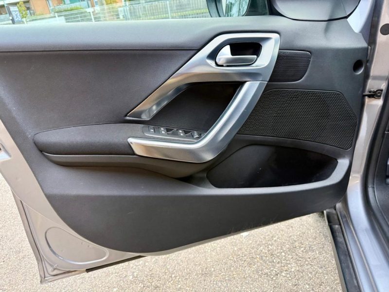 PEUGEOT 2008 1.5 BLUE HDI 100CH ALLURE 