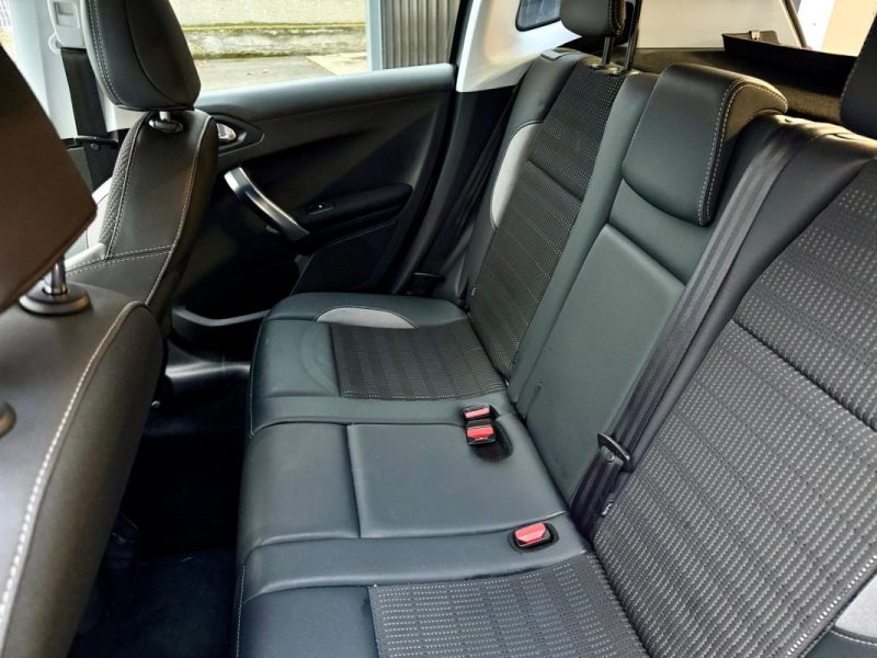 PEUGEOT 2008 1.5 BLUE HDI 100CH ALLURE 