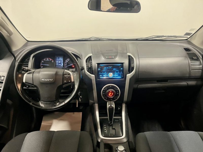 ISUZU D-max II  Double Cab 2.5 163ch 4x4 Solar 5 places BVA GARANTIE 6 MOIS 2015