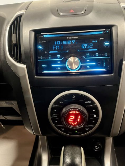 ISUZU D-max II  Double Cab 2.5 163ch 4x4 Solar 5 places BVA GARANTIE 6 MOIS 2015