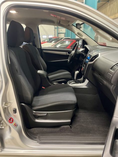 ISUZU D-max II  Double Cab 2.5 163ch 4x4 Solar 5 places BVA GARANTIE 6 MOIS 2015