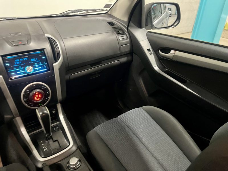 ISUZU D-max II  Double Cab 2.5 163ch 4x4 Solar 5 places BVA GARANTIE 6 MOIS 2015