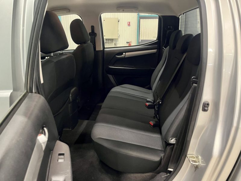 ISUZU D-max II  Double Cab 2.5 163ch 4x4 Solar 5 places BVA GARANTIE 6 MOIS 2015