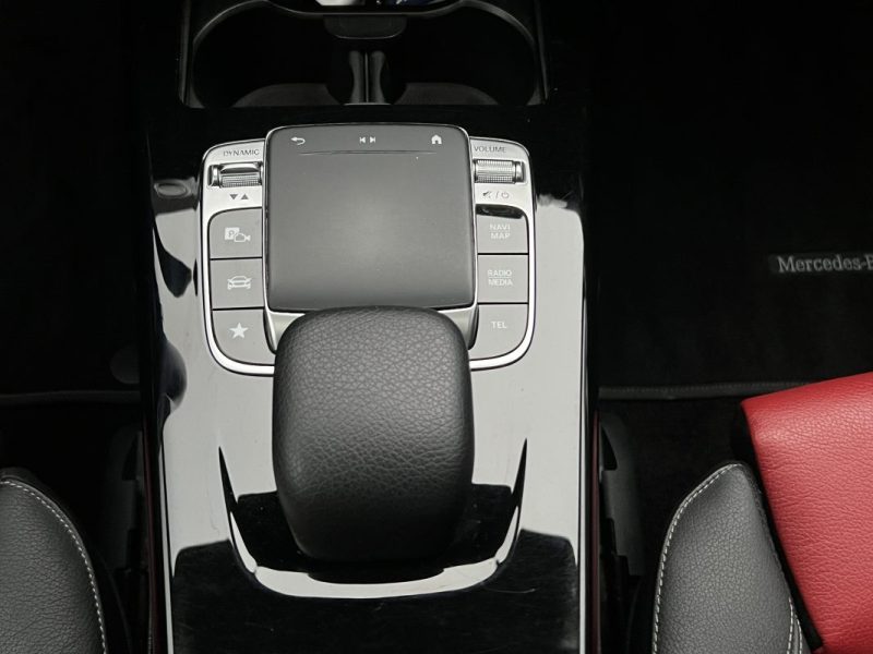 MERCEDES CLASSE A 4 IV AMG LINE 180 D 1.5 116 Cv BVA7 TOIT OUVRANT INTERIEUR CUIR - GARANTIE 1 AN