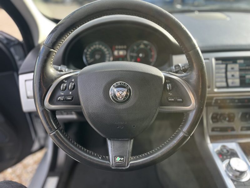 JAGUAR XF 2.2 D 163CH 2015