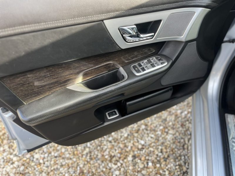 JAGUAR XF 2.2 D 163CH 2015