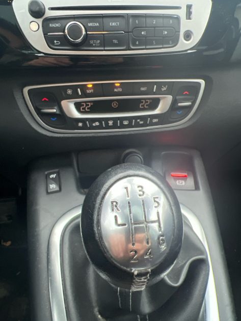 RENAULT SCENICIII GRAND 1.6 DCI 130 EXPRESSION 7P 2012