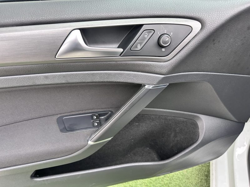 VOLKSWAGEN GOLF VII 1.2 TSI 105 BLUEMOTION TECHNOLOGY CONFORTLINE 