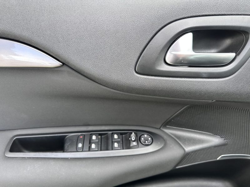 CITROEN C4 1.6 E-HDI 115 FAP CONFORT ETG6 / 1ERE MAIN / FAIBLE KILOMETRE 